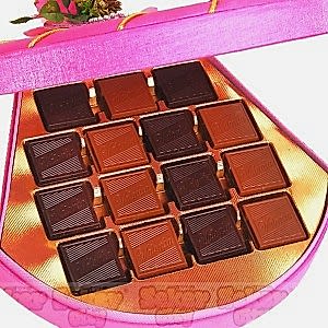 Pembe Gül Üçköşe Hediye Çikolata